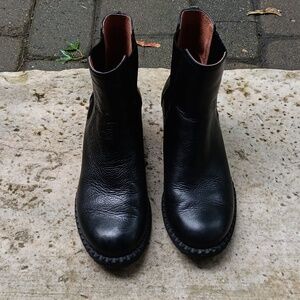 Gentle Souls pull on boots size 7.5